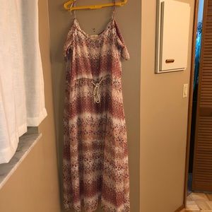 Bohemian maxi dress with cold shoulder sleeves